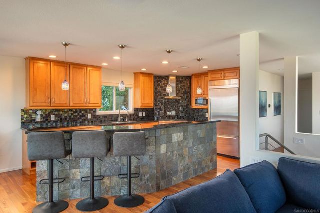 4922 Randall St, San Diego, CA 92109