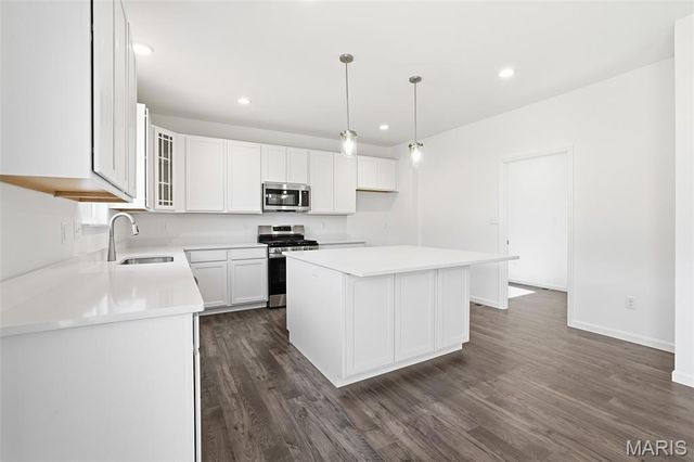 24 Bluestem Court, Lake St Louis, MO 63367