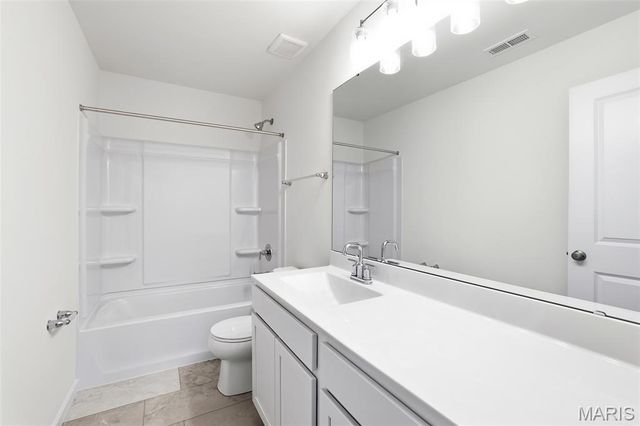 24 Bluestem Court, Lake St Louis, MO 63367
