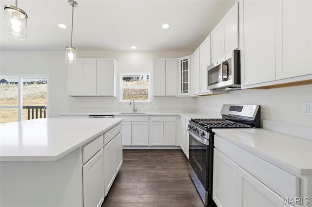 24 Bluestem Court, Lake St Louis, MO 63367