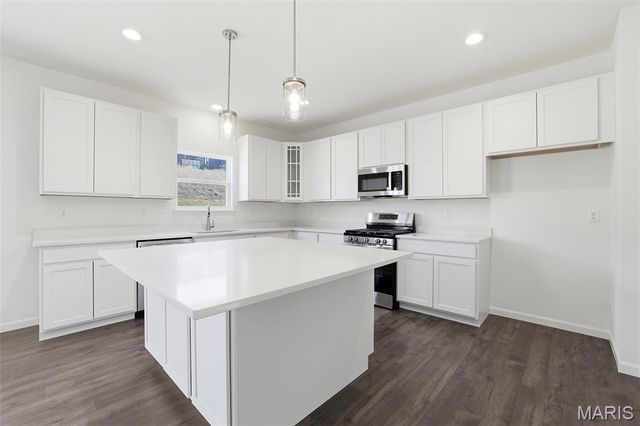24 Bluestem Court, Lake St Louis, MO 63367