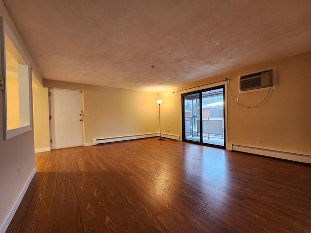 40 Colonial Dr 40-8, Andover, MA 01810