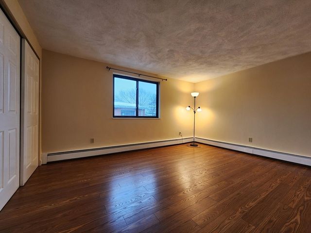 40 Colonial Dr 40-8, Andover, MA 01810