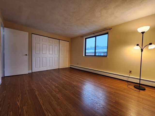 40 Colonial Dr 40-8, Andover, MA 01810
