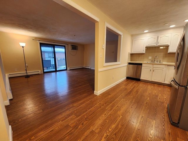 40 Colonial Dr 40-8, Andover, MA 01810