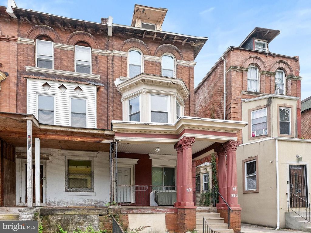 2209 N 33RD ST, PHILADELPHIA, PA 19132 — photo 2