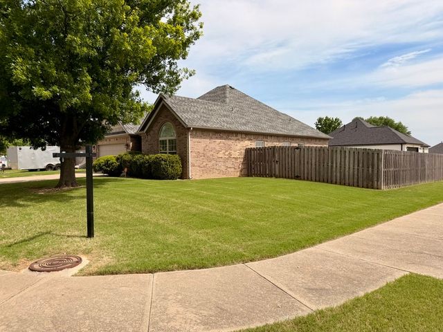 3557 Montpilier Place, Springdale, AR 72762