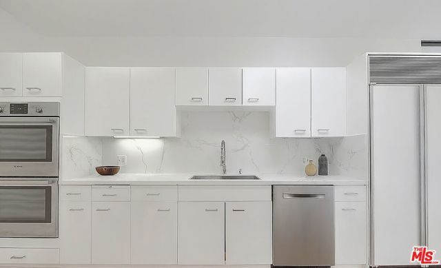 9255 Doheny Road 2406, West Hollywood, CA 90069