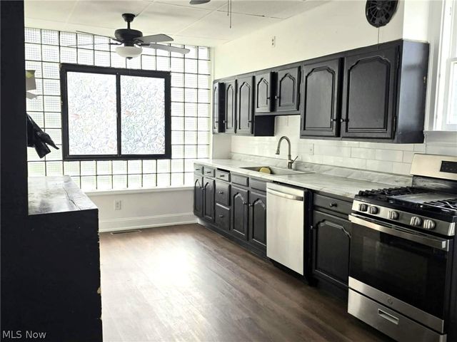 9 Camden Place, Parkersburg, WV 26101