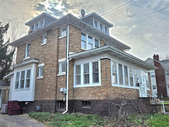 9 Camden Place, Parkersburg, WV 26101