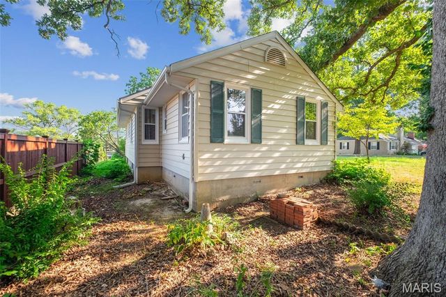 907 Edgar Road, St Louis, MO 63119