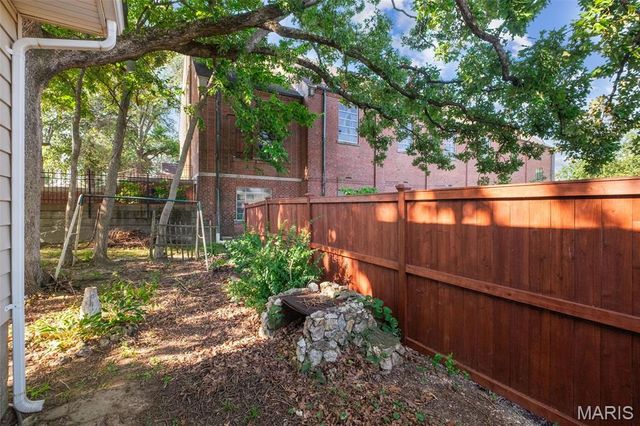 907 Edgar Road, St Louis, MO 63119