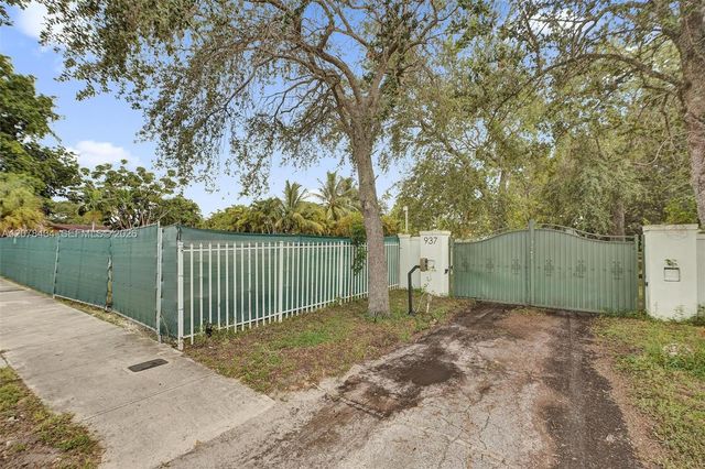 171 St, North Miami Beach, FL 33162