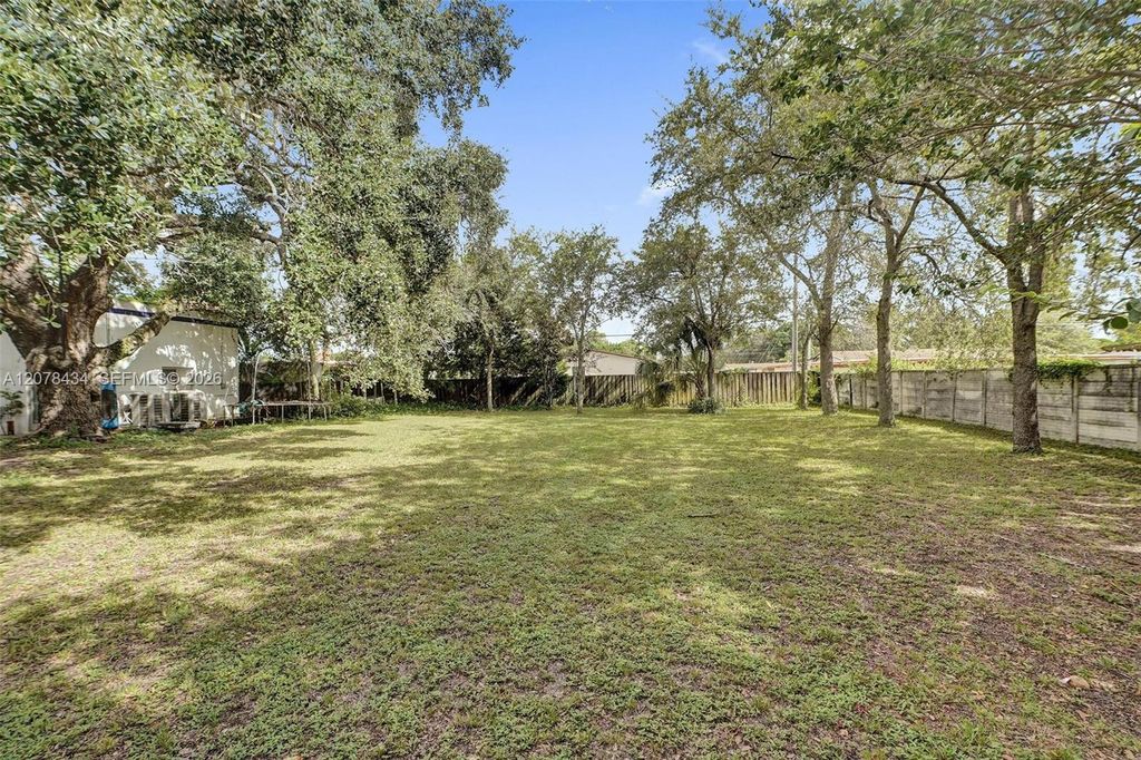 171 St, North Miami Beach, FL 33162