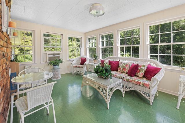 706 Pinewood Drive, Pendleton, SC 29670