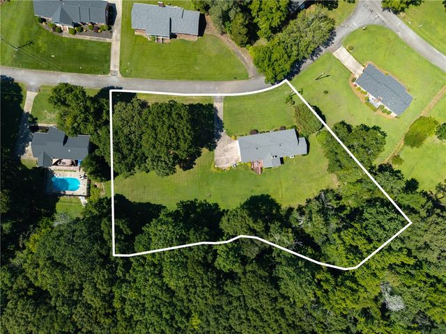 706 Pinewood Drive, Pendleton, SC 29670