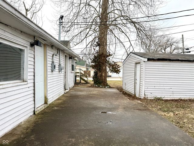328-330 W Mechanic Street, Shelbyville, IN 46176