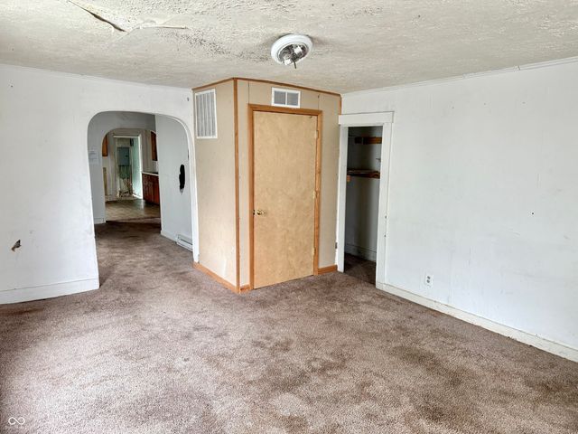 328-330 W Mechanic Street, Shelbyville, IN 46176