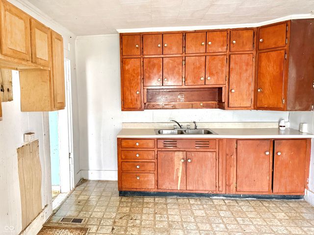 328-330 W Mechanic Street, Shelbyville, IN 46176