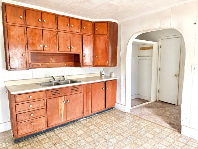 328-330 W Mechanic Street, Shelbyville, IN 46176