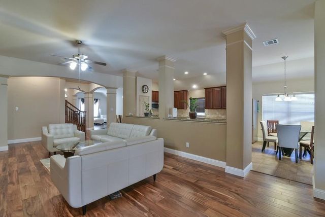 2705 Fox Creek Trail, Arlington, TX 76017