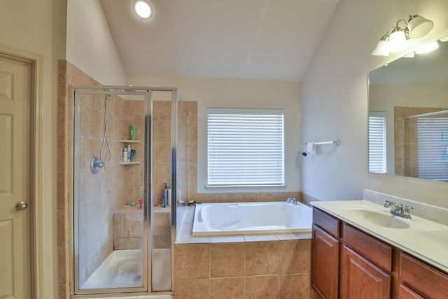 2705 Fox Creek Trail, Arlington, TX 76017