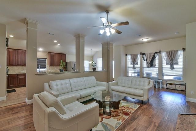 2705 Fox Creek Trail, Arlington, TX 76017
