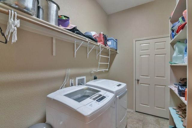 2705 Fox Creek Trail, Arlington, TX 76017