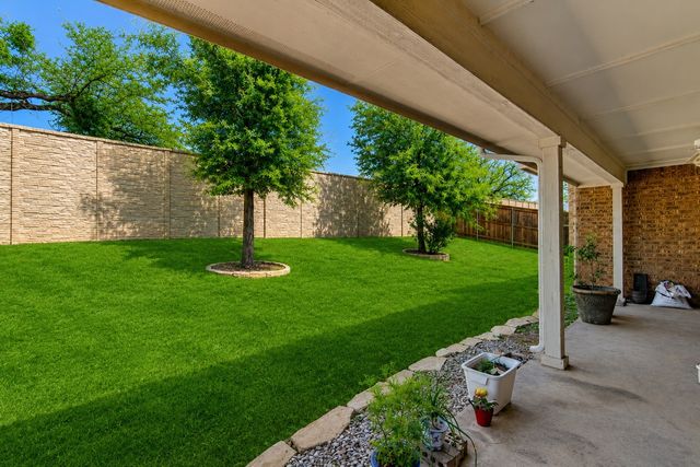 2705 Fox Creek Trail, Arlington, TX 76017