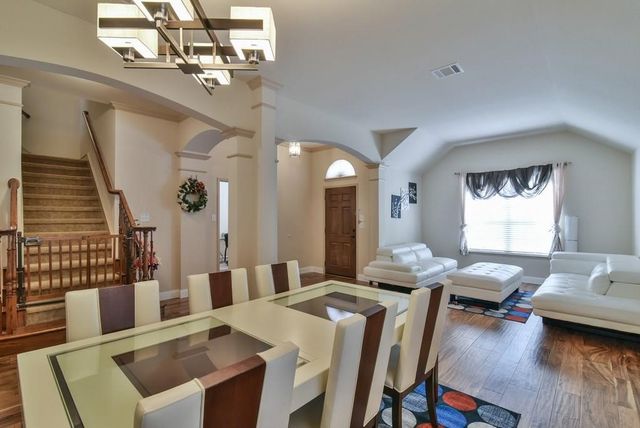 2705 Fox Creek Trail, Arlington, TX 76017