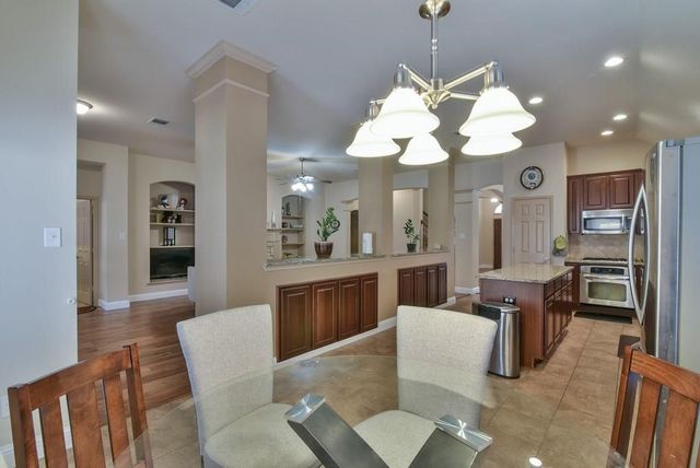 2705 Fox Creek Trail, Arlington, TX 76017
