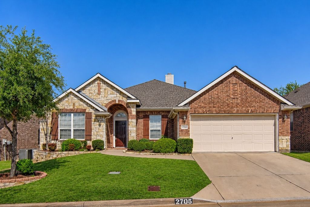 2705 Fox Creek Trail, Arlington, TX 76017