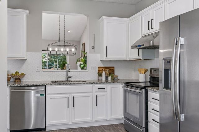 11962 85th Place N, Maple Grove, MN 55369