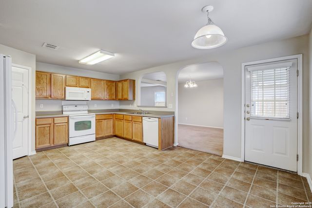 10248 CRYSTAL VIEW, Universal City, TX 78148