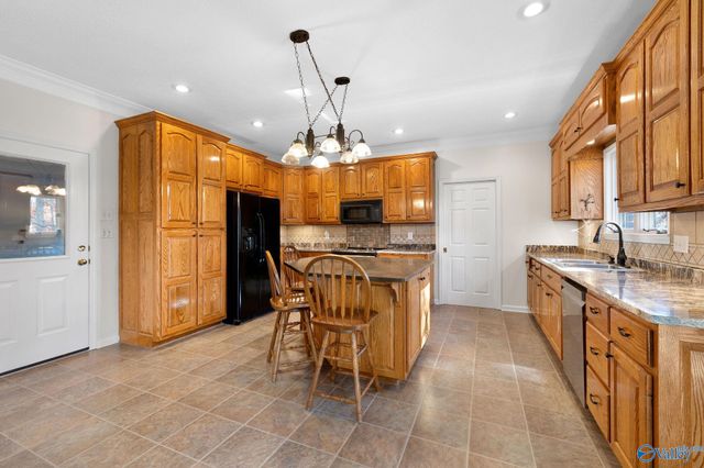 1504 Magnolia Drive NW, Hartselle, AL 35640