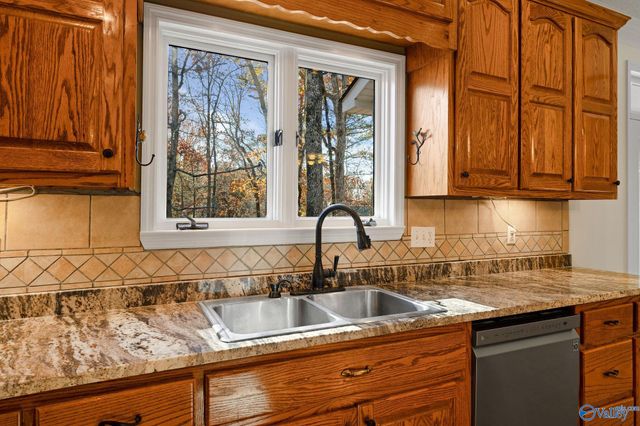 1504 Magnolia Drive NW, Hartselle, AL 35640