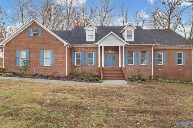 1504 Magnolia Drive NW, Hartselle, AL 35640