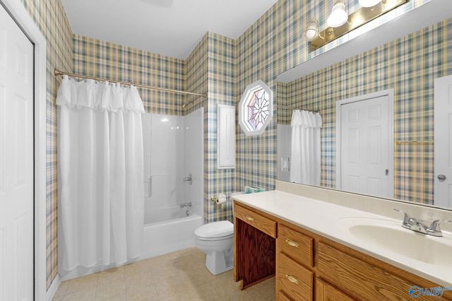 1504 Magnolia Drive NW, Hartselle, AL 35640