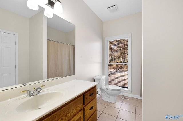 1504 Magnolia Drive NW, Hartselle, AL 35640