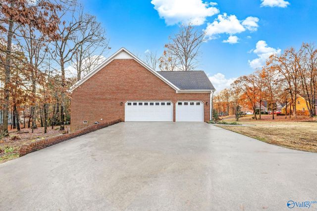 1504 Magnolia Drive NW, Hartselle, AL 35640