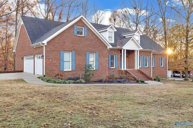 1504 Magnolia Drive NW, Hartselle, AL 35640