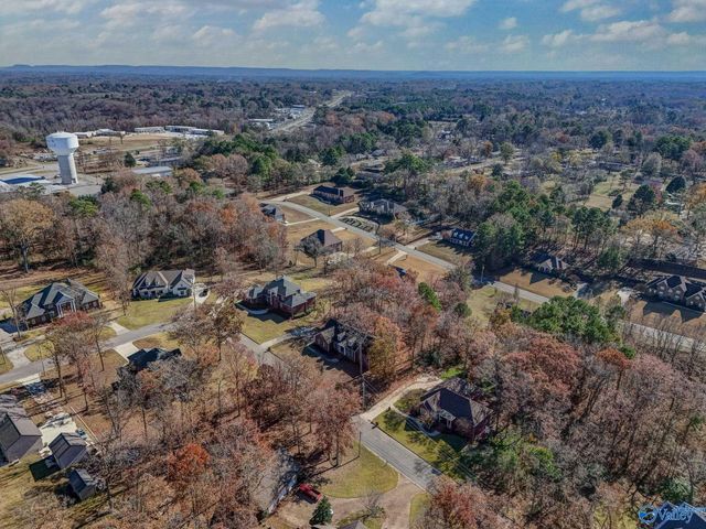 1504 Magnolia Drive NW, Hartselle, AL 35640