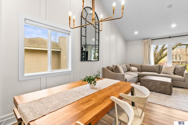 2733 N 127 Street, Omaha, NE 68164