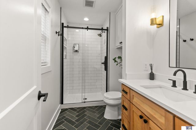 2733 N 127 Street, Omaha, NE 68164