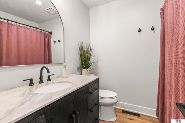 2733 N 127 Street, Omaha, NE 68164