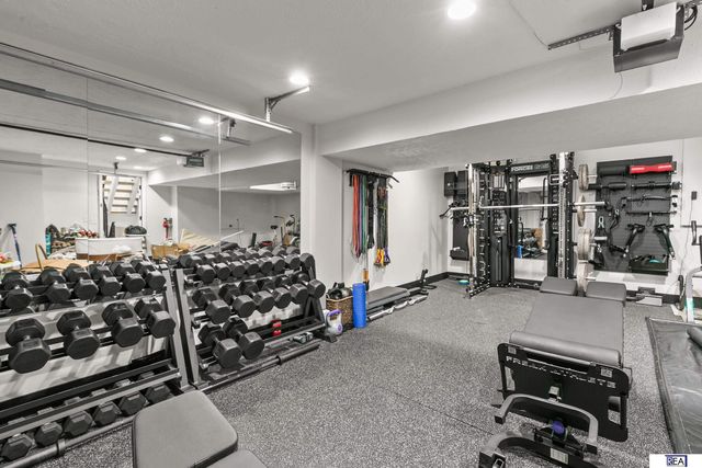 2733 N 127 Street, Omaha, NE 68164