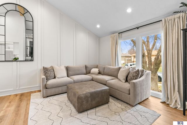 2733 N 127 Street, Omaha, NE 68164