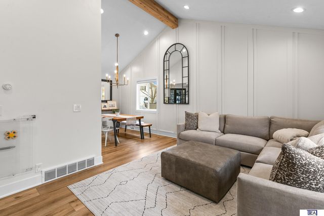 2733 N 127 Street, Omaha, NE 68164