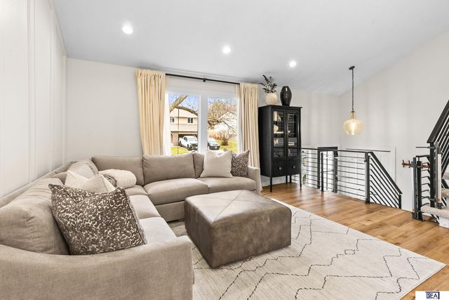 2733 N 127 Street, Omaha, NE 68164