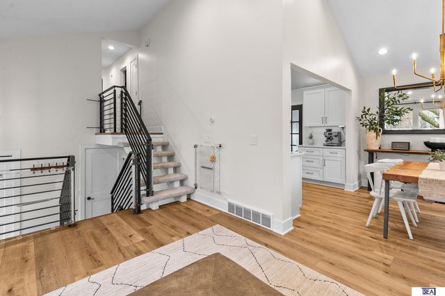 2733 N 127 Street, Omaha, NE 68164